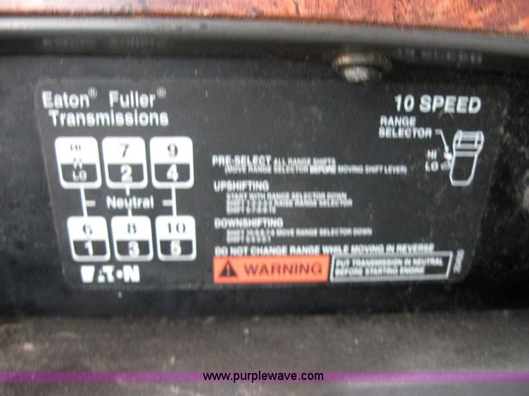 image for item 5052 1997 International Series 9300 semi truck