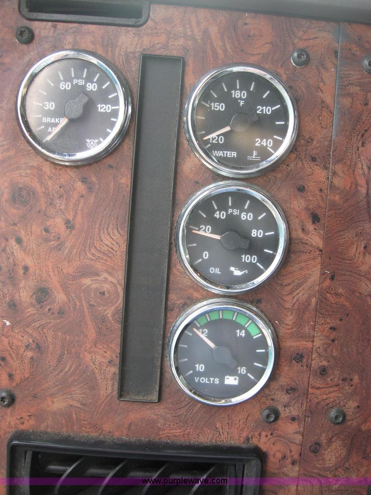 image for item 5052 1997 International Series 9300 semi truck