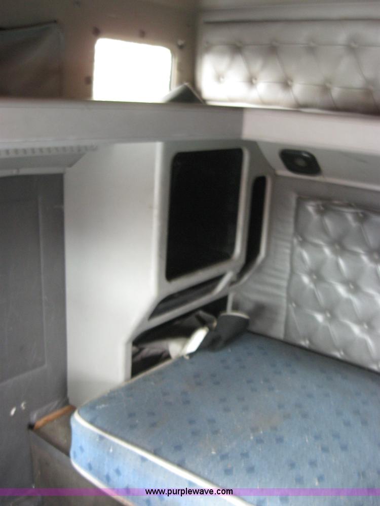 image for item 5052 1997 International Series 9300 semi truck