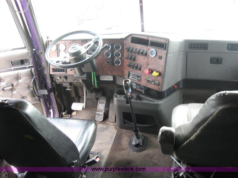 image for item 5052 1997 International Series 9300 semi truck