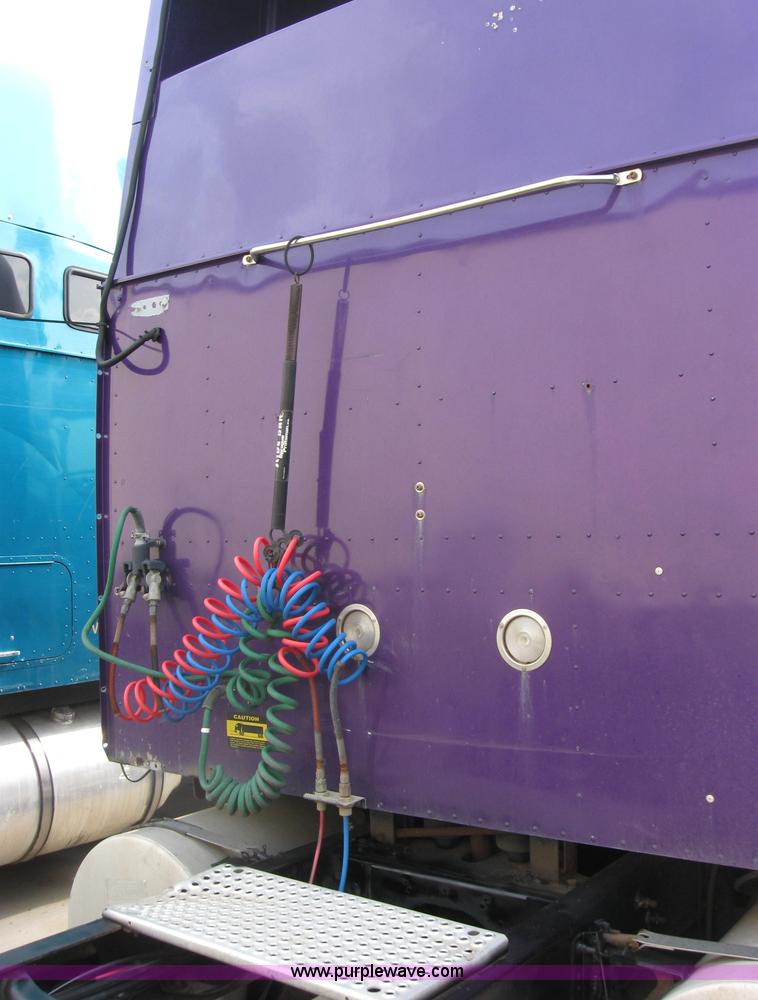 image for item 5052 1997 International Series 9300 semi truck