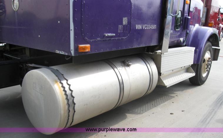 image for item 5052 1997 International Series 9300 semi truck