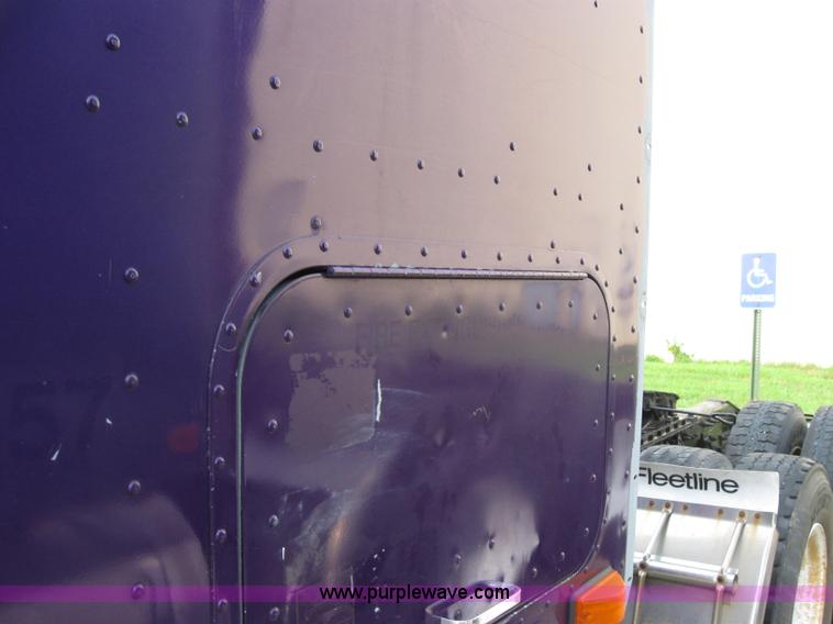 image for item 5052 1997 International Series 9300 semi truck