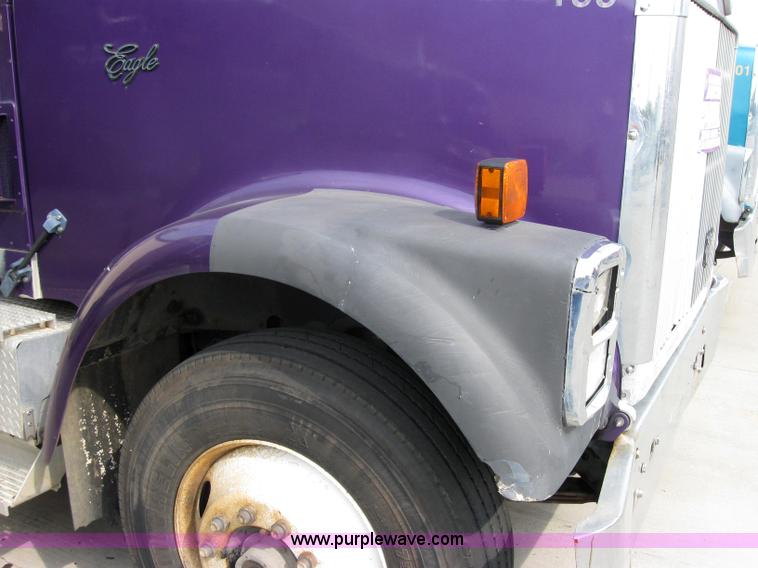 image for item 5052 1997 International Series 9300 semi truck