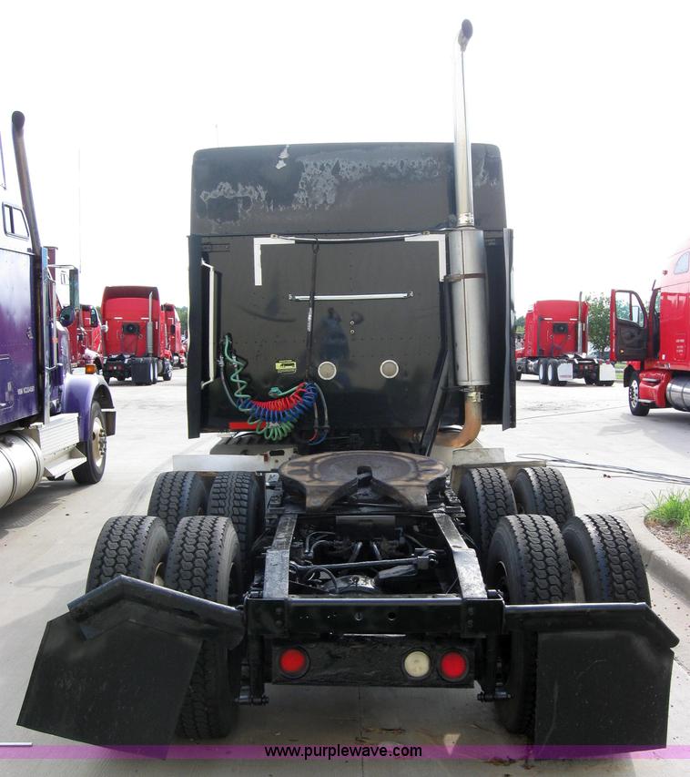 image for item 5053 2000 International 9400i semi truck