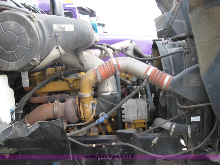 image for item 5053 2000 International 9400i semi truck