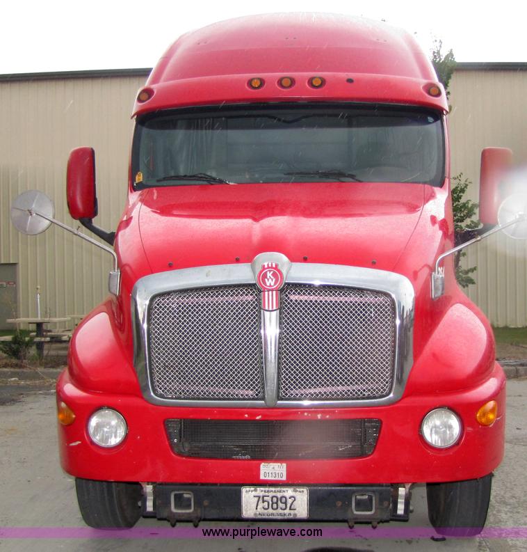 image for item 5054 2004 Kenworth T2000 semi truck