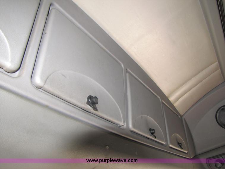 image for item 5054 2004 Kenworth T2000 semi truck