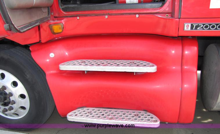 image for item 5054 2004 Kenworth T2000 semi truck