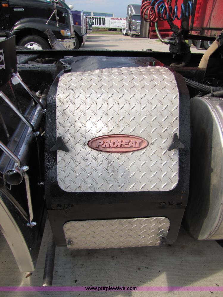 image for item 5054 2004 Kenworth T2000 semi truck