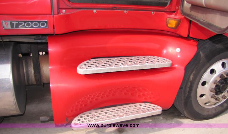 image for item 5054 2004 Kenworth T2000 semi truck