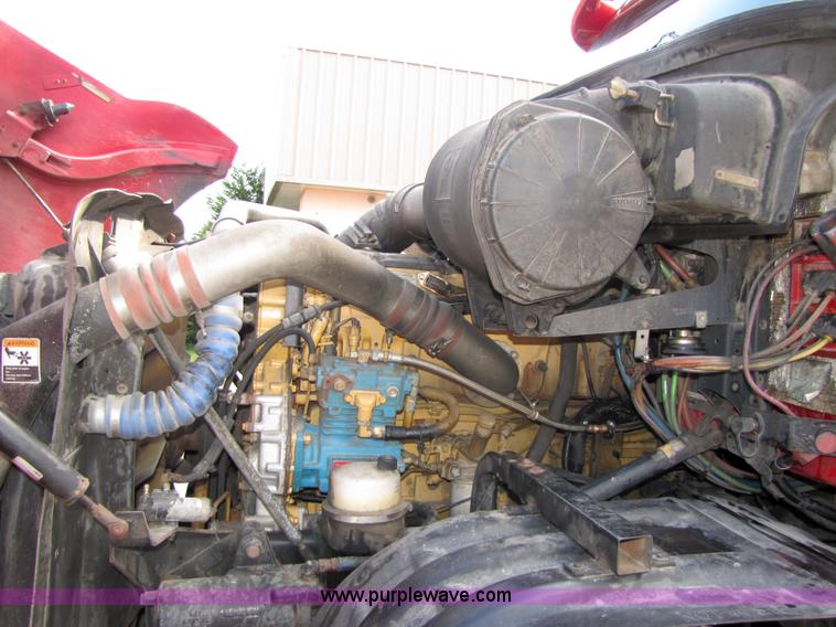 image for item 5054 2004 Kenworth T2000 semi truck