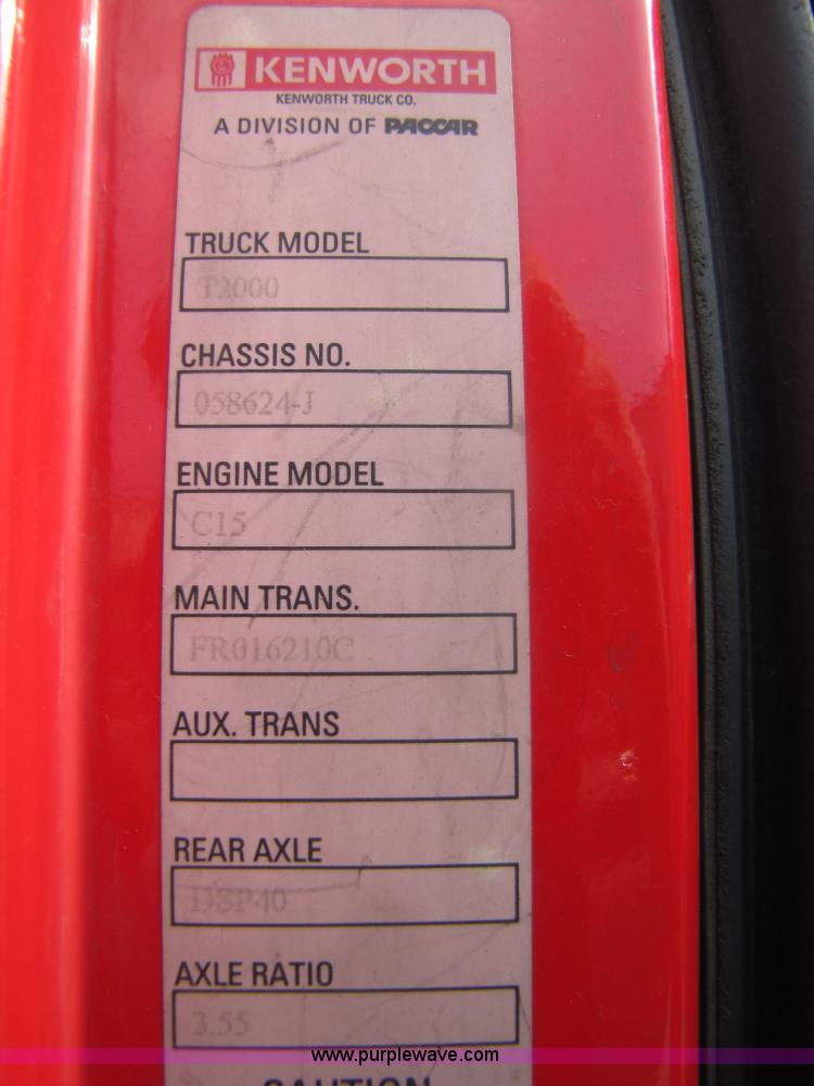 image for item 5054 2004 Kenworth T2000 semi truck