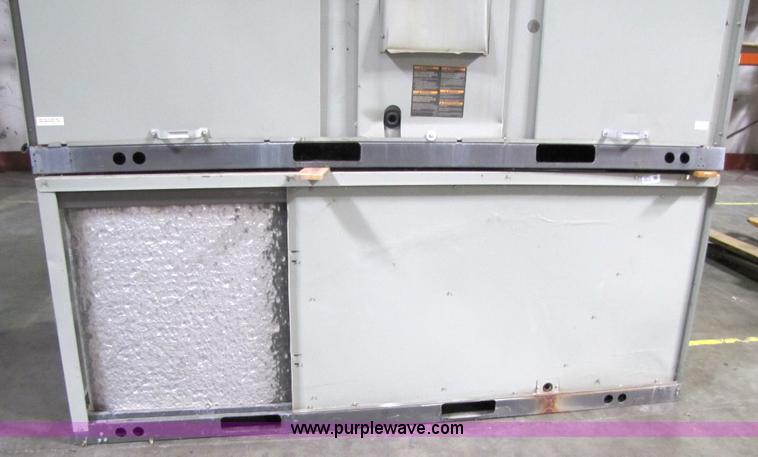 image for item 5071 1999 Trane Voyager cooling and heating unit