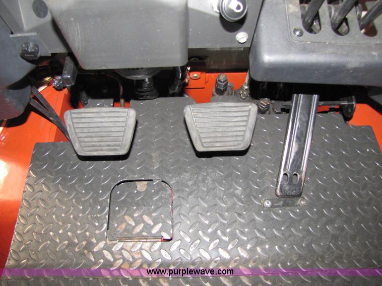 image for item 5072 2004 Nissan 50 forklift