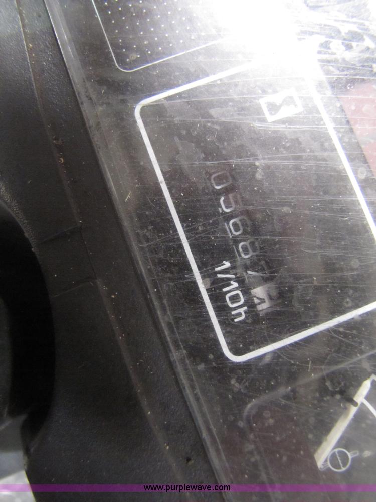 image for item 5072 2004 Nissan 50 forklift