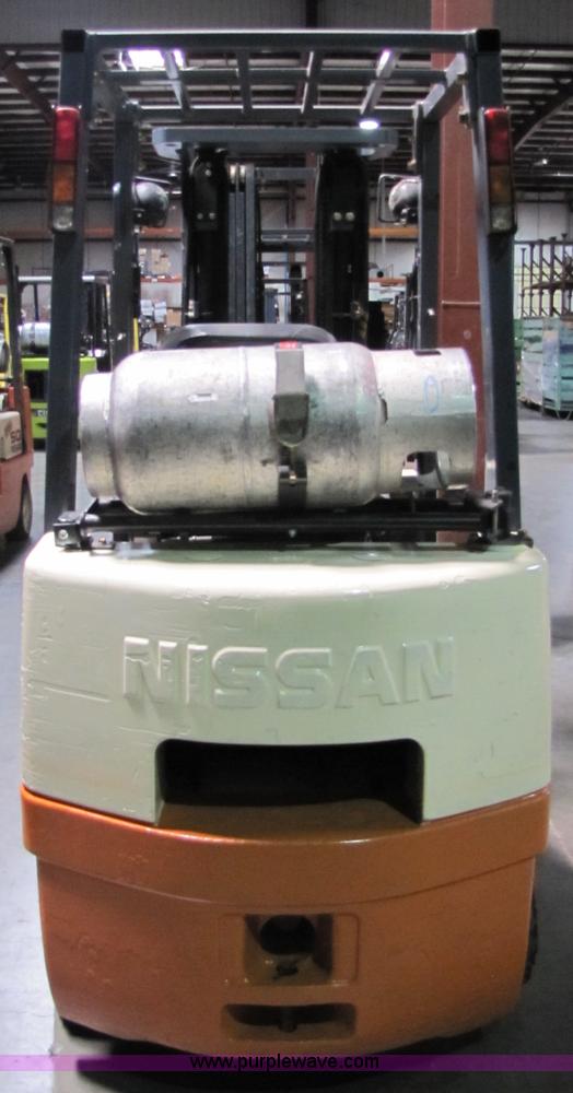 image for item 5073 2001 Nissan 50 forklift