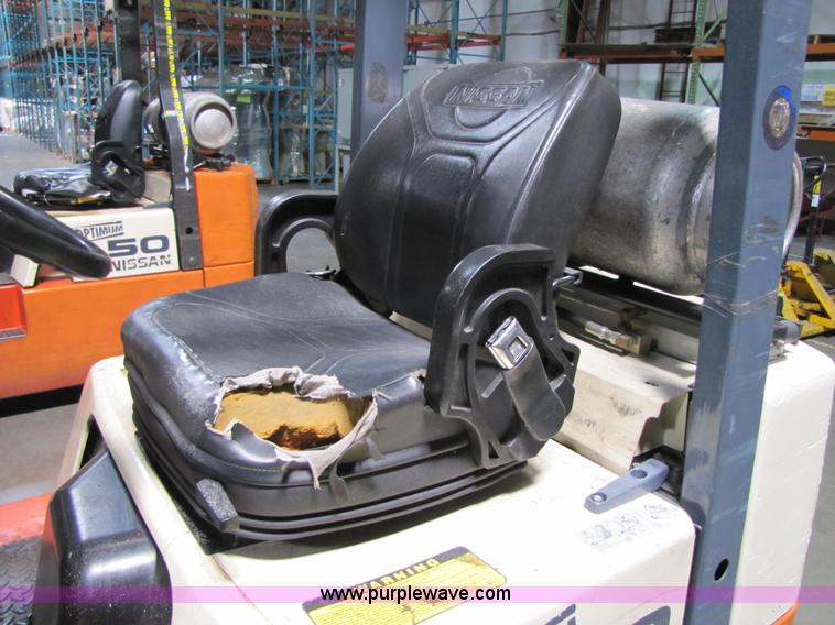 image for item 5073 2001 Nissan 50 forklift