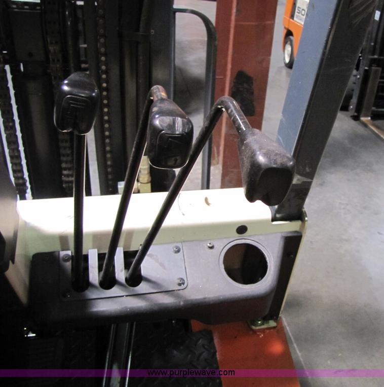 image for item 5073 2001 Nissan 50 forklift