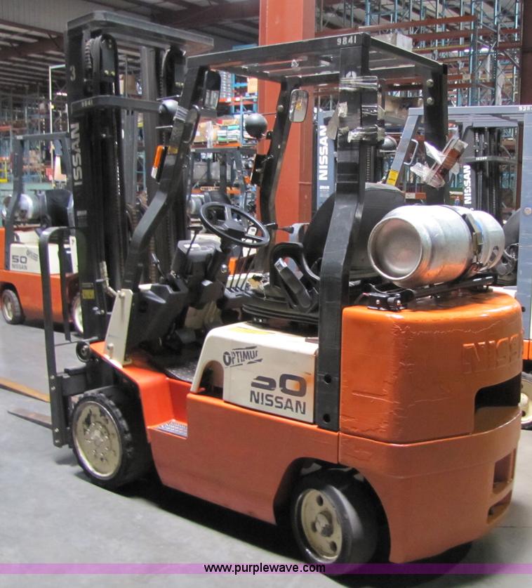 image for item 5074 2002 Nissan 50 forklift