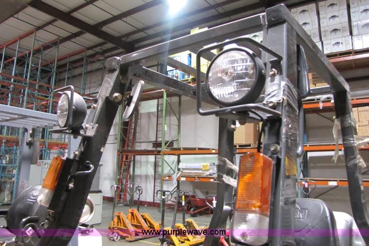 image for item 5074 2002 Nissan 50 forklift