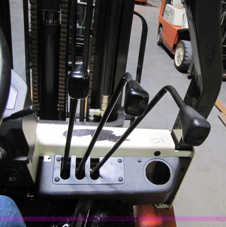 image for item 5074 2002 Nissan 50 forklift