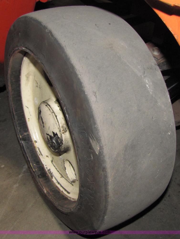 image for item 5074 2002 Nissan 50 forklift