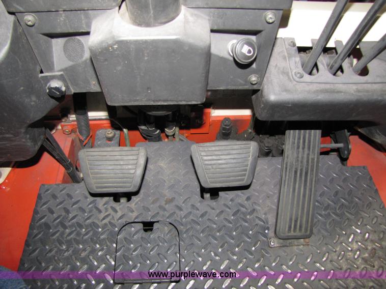 image for item 5076 2001 Nissan 50 forklift