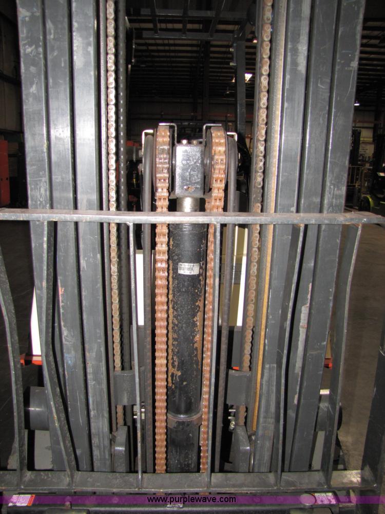 image for item 5077 2002 Nissan 50 forklift