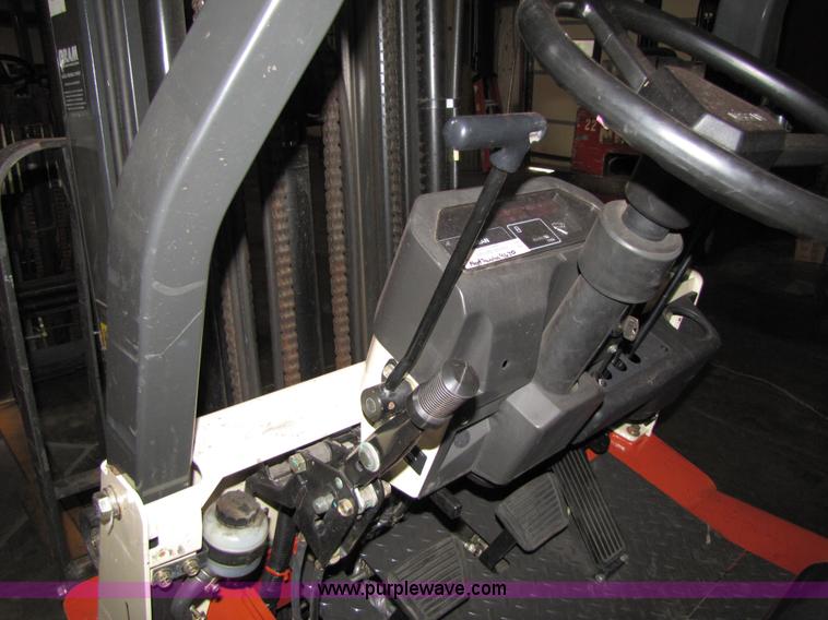 image for item 5077 2002 Nissan 50 forklift