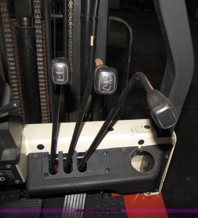 image for item 5077 2002 Nissan 50 forklift