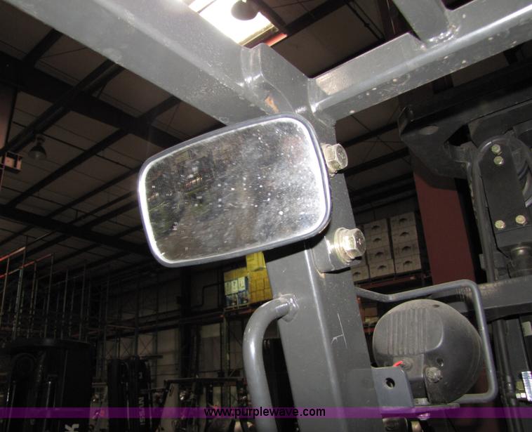 image for item 5077 2002 Nissan 50 forklift