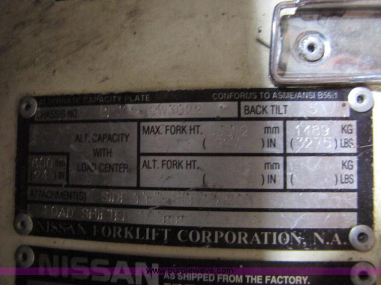 image for item 5077 2002 Nissan 50 forklift