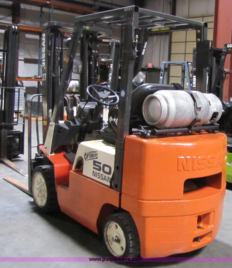image for item 5079 2003 Nissan 50 forklift