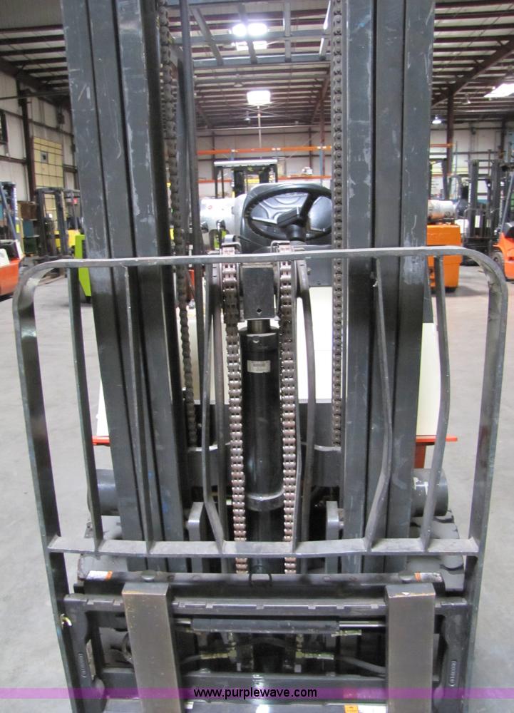 image for item 5079 2003 Nissan 50 forklift