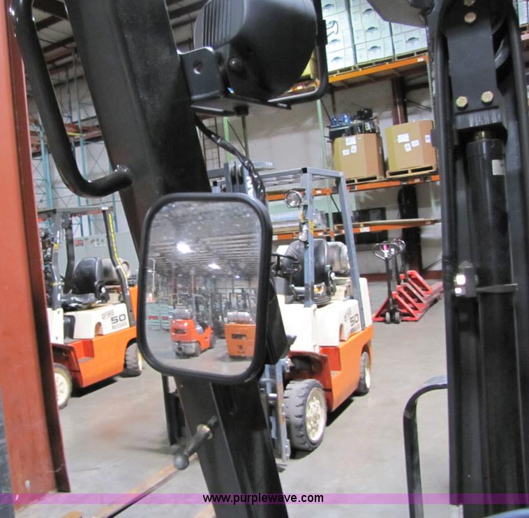 image for item 5079 2003 Nissan 50 forklift