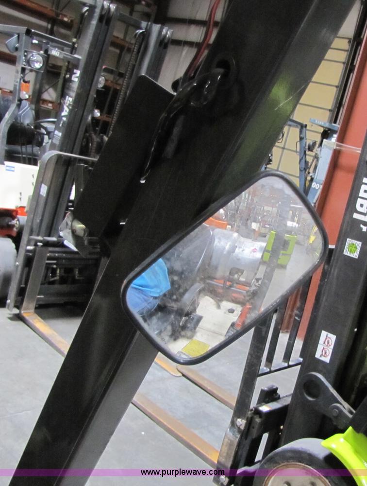 image for item 5079 2003 Nissan 50 forklift