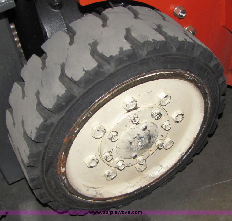 image for item 5079 2003 Nissan 50 forklift