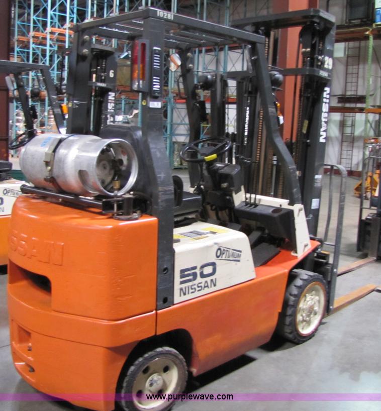 image for item 5080 2004 Nissan 50 forklift