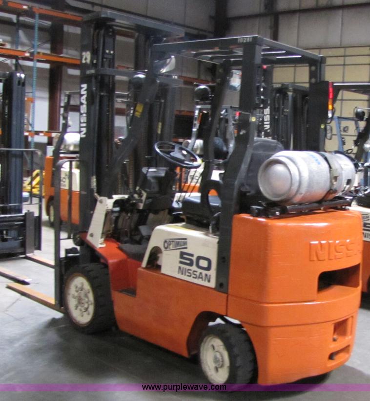 image for item 5080 2004 Nissan 50 forklift