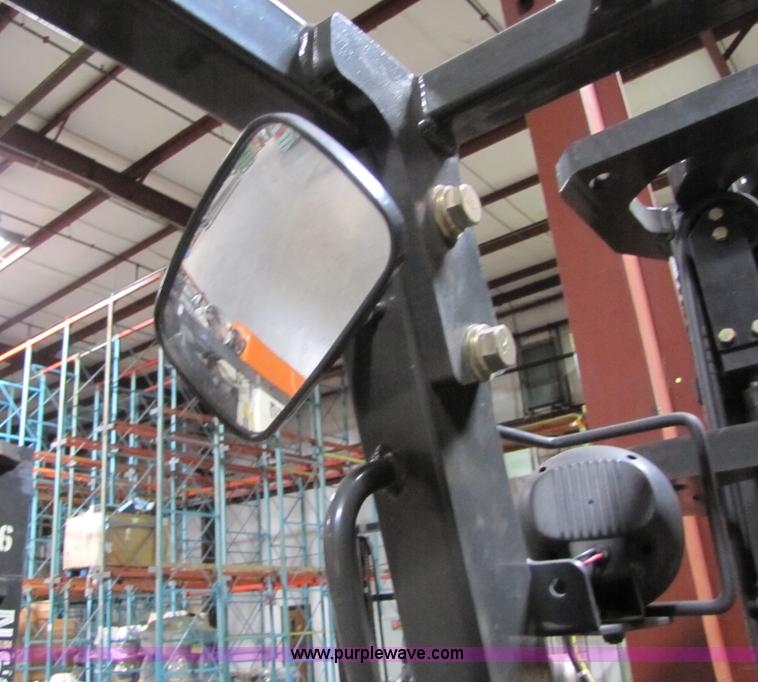 image for item 5080 2004 Nissan 50 forklift