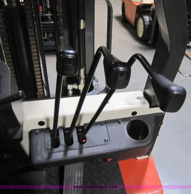 image for item 5080 2004 Nissan 50 forklift