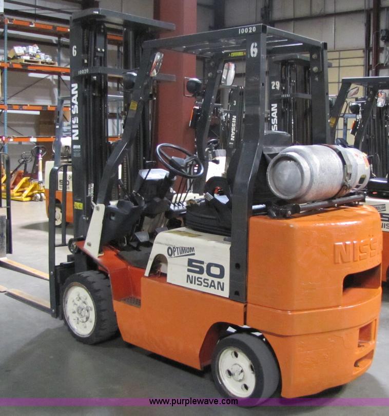 image for item 5081 2002 Nissan 50 forklift
