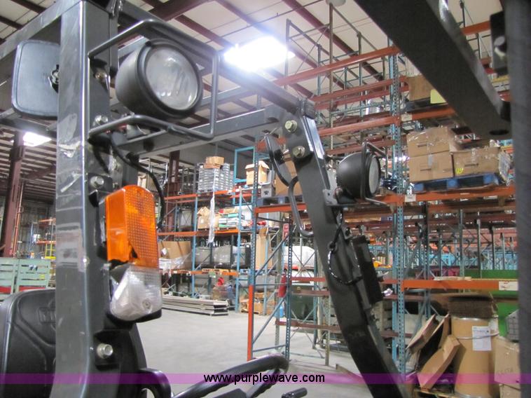 image for item 5081 2002 Nissan 50 forklift