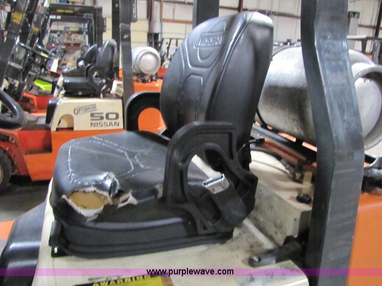 image for item 5081 2002 Nissan 50 forklift