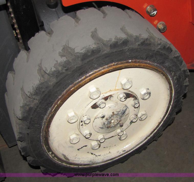 image for item 5081 2002 Nissan 50 forklift