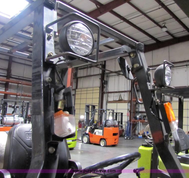 image for item 5083 2002 Nissan 50 forklift