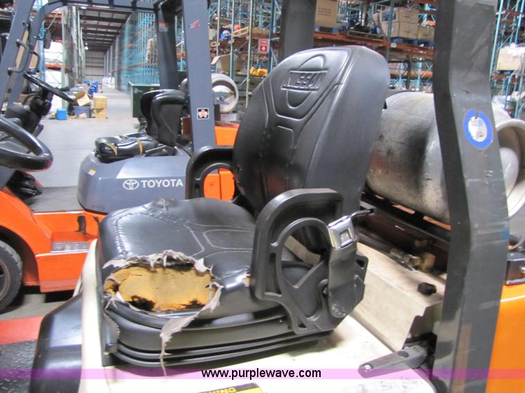 image for item 5083 2002 Nissan 50 forklift