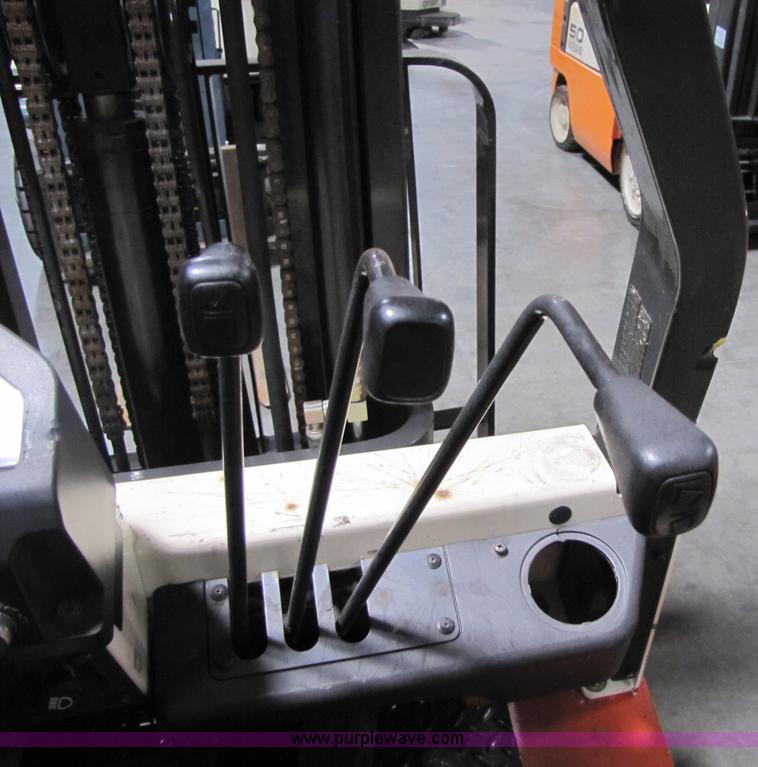 image for item 5083 2002 Nissan 50 forklift