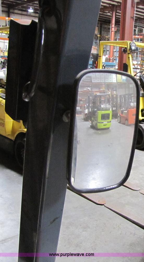 image for item 5086 2001 Nissan 50 forklift